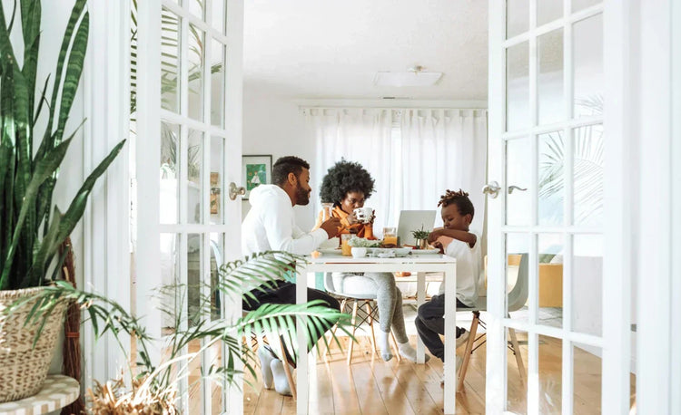 4 Automazioni che ogni famiglia dovrebbe avere per una casa più Sicura e Intelligente